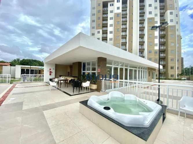 Apartamento com 2 dormitórios para alugar, 49 m² por R$ 2.241,00/mês - Maraponga - Fortale