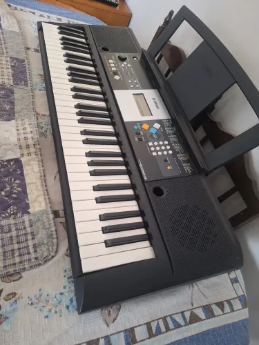 Teclado Yamaha Psr e223