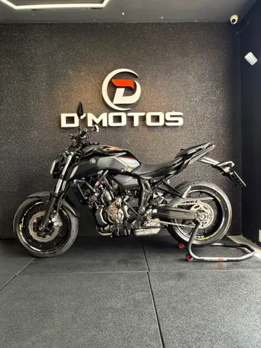 YAMAHA MT 07 - 2022
