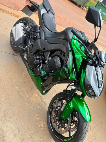 Kawasaki  Z1000 linda e impecável 
