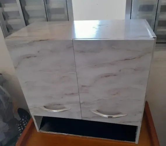 vendo armario de conzinha duas portas