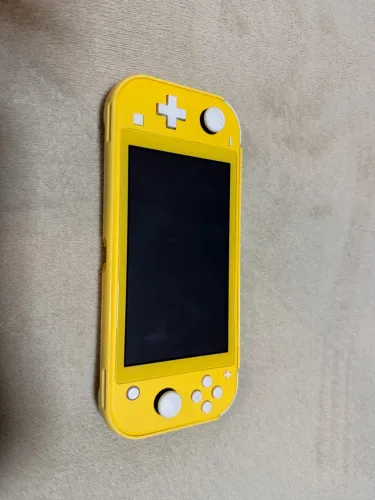 Nintendo switch lite amarelo seminovo