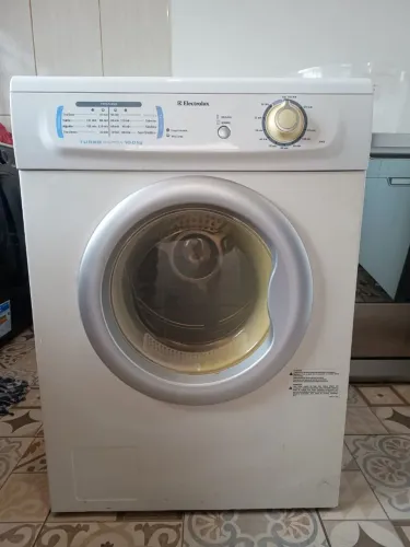 Secadora de roupas Electrolux 10,5 kg.