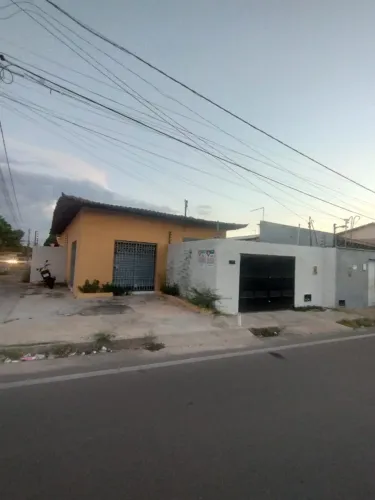Casa com 1 quarto e ponto comercial no bairro Matadouro