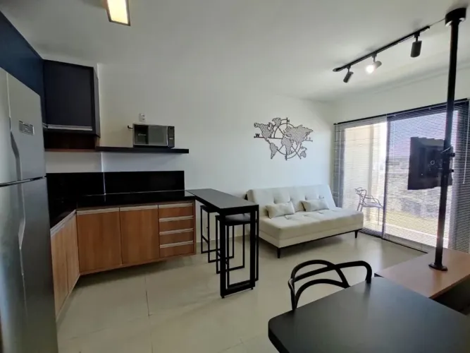 Studio mobiliado e com vaga de garagem para locação localização privilegiada!