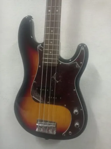 Baixo SX precision
