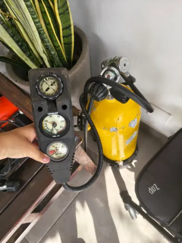 Kit com cilindro de mergulho Sherwood alumínio s80 manômetro, bússola e profundimetro