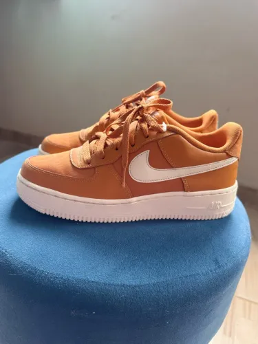 Tênis Air Force 1 Low Nylon orange