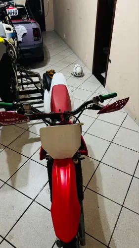 Venda ou troco em moto de rua