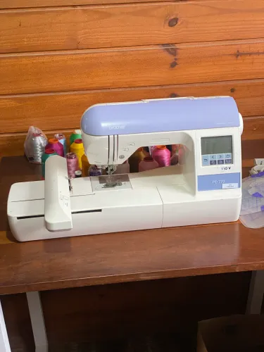 Vendo máquina de Bordar Brother PE-770