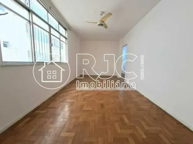 Apartamento à venda na Rua Itacuruçá, 3 quartos com 1 vaga, 110 m², Tijuca - Rio de Janeir