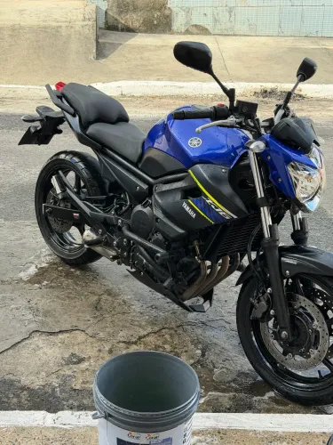 xj6 2019 baixa quilometragem