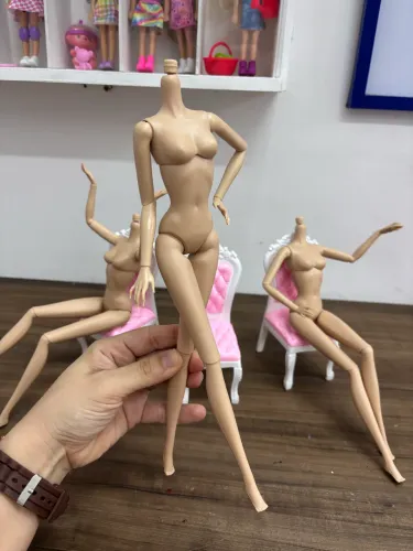 Corpo articulado tipo barbie