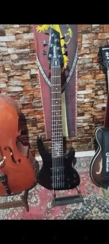 Baixo Washburn 6 cordas ativo/passivo