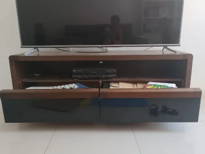Rack de madeira para TV de até 65"