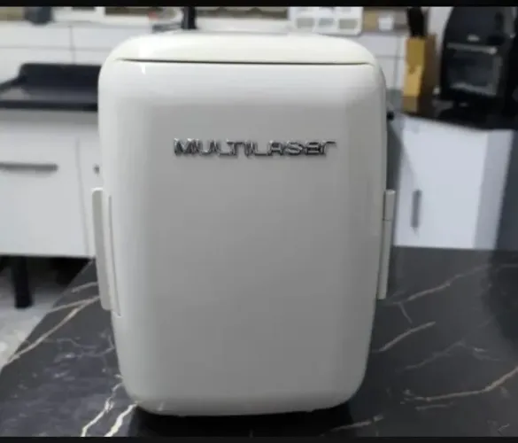 Mini geladeira portátil Multilaser 6 litros