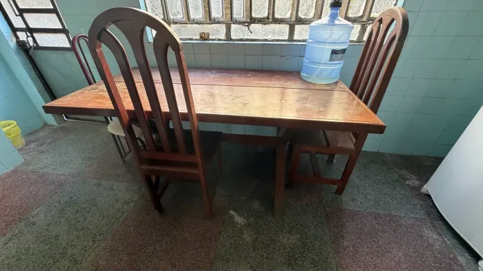 Vendo mesa de madeira
