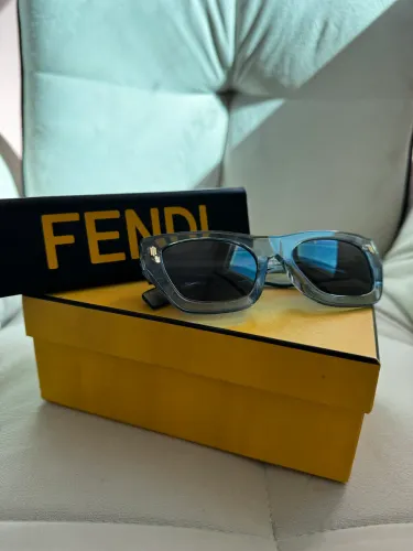 Óculos de sol Fendi 