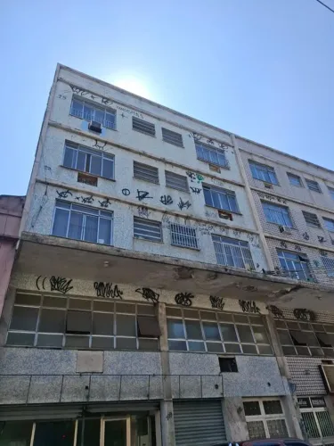 Apartamento com 1 Quarto(s) e 1 banheiro(s) para Alugar, 50 m² por R$ 666 / Mês