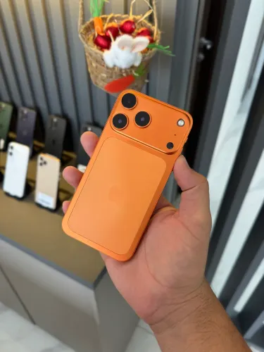 iPhone 11 adaptado para 17 Pro 64 gigas laranja