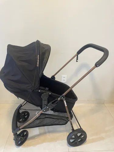 Carrinho de bebê Galzerano com Moisés novo e nunca saiu na rua para uso 