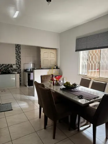 Casa no Vila Mury 4 quartos, sala, cozinha, 2 banheiros, área de serviço, churrasqueira, 3