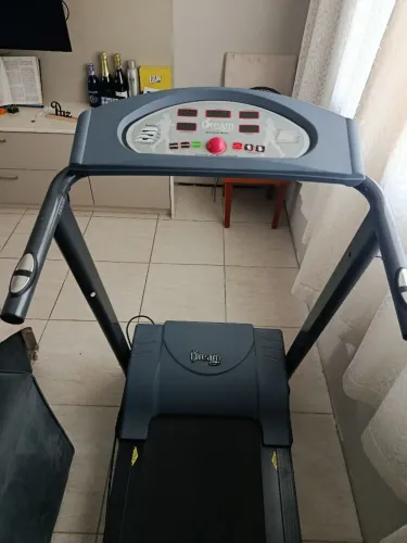 Vendo esteira pouco usada 