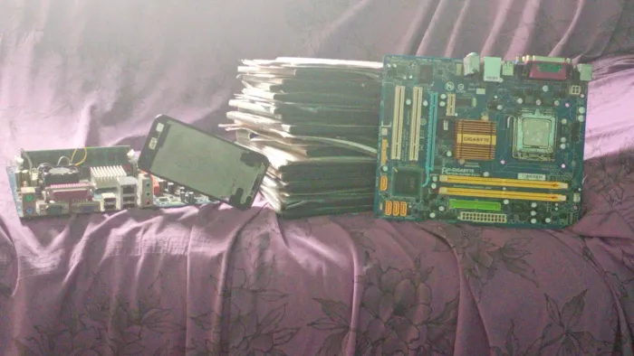 Dvds e placa mães e bom estado de funcionamento
