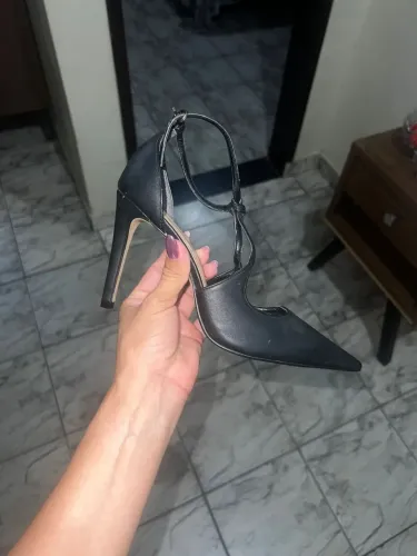 Scarpin Preto Salto Alto Constance Nº 36