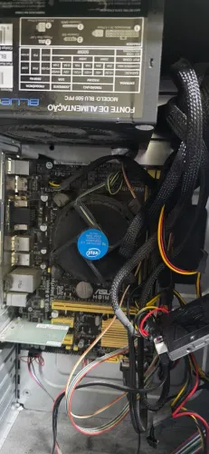 Computador Intel Core I3 com 8GB RAM e SSD de 256GB