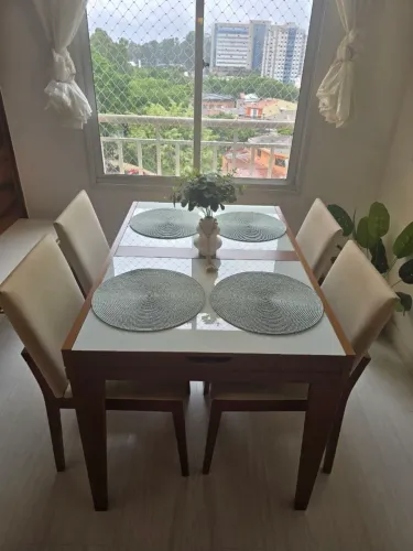 Mesa de Jantar Extensível (Ate 1,78m) + 4 Cadeiras Estofadas + Brinde: Painel de TV