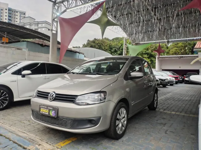 Volkswagen Fox 1.6 MI Total Flex 8V 5P 2013