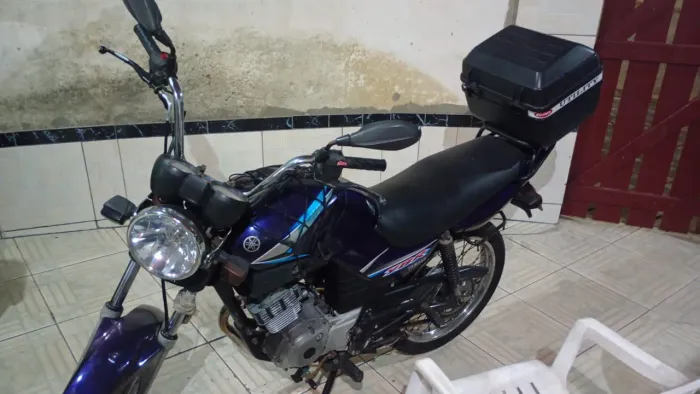 Vendo Yamaha YBR 2003 K Roxa em ótimo estado. Doc ok R$ 5300,00