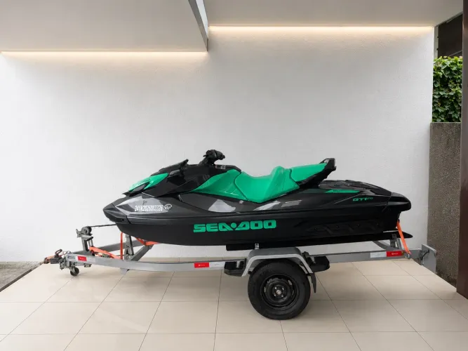 Jet Ski seadoo
