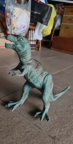 Dinossauro T-REX 30cm de altura - material muito resistente