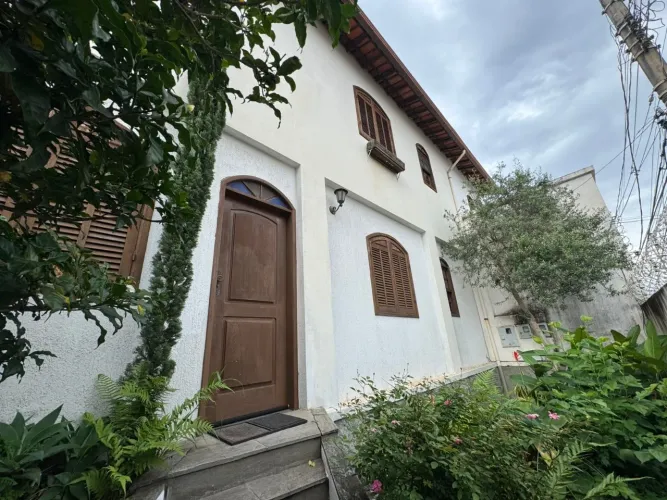 Casa no Bairro Colégio Batista 5 quartos.