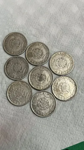 Lote Moedas Antigas de Prata 10 Escudos Angola e Portugal (Anos 50)