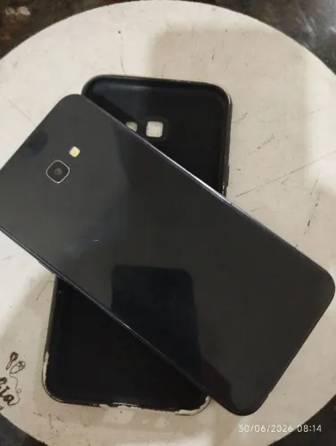 VENDO CELULAR SAMSUNG J4 