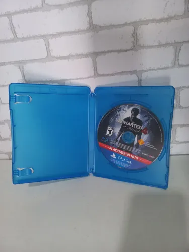 Jogo PS4 / Uncharted 4 / Original