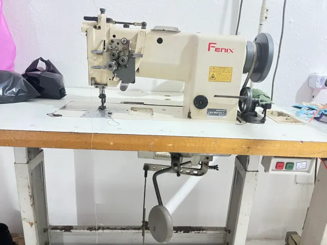 Máquina industrial pespontadeira