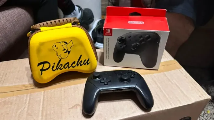 Controle Nintendo Switch Pro (Pro Controller) + Case