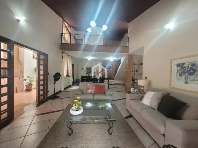 Casa com 5 dormitórios sendo 1 suíte master no condomínio Eldorado no Município de Trememb