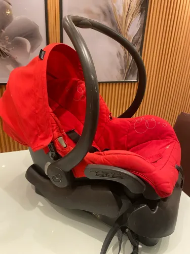BEBÊ CONFORTO MAXICOSE COM BASE PARA CARRO