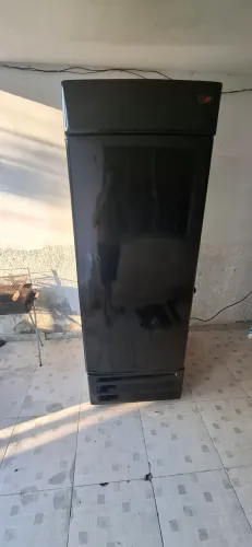 Cervejeira Hussmann 570L Preta 127V