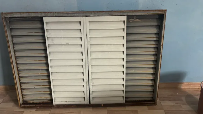 Janela de inox