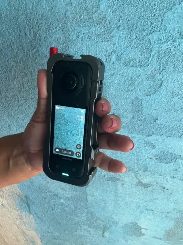 Insta360 X4 8K + Bateria Extra + Cage Premium - Pouquíssimo Uso