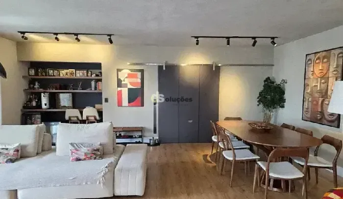Apartamento Reformado à Venda na Aclimação | 157 m², 2 Suítes, Opção de 4º Dormitório, Fac