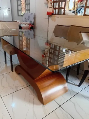 Mesa de jantar de vidro