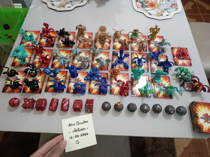 LOTE BAKUGAN - EXCELENTE ESTADO - CONSULTE A DISPONIBILIDADE