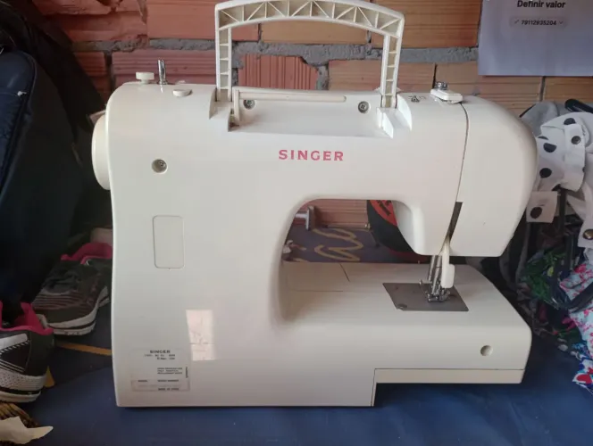 Vendo essa máquina de costura